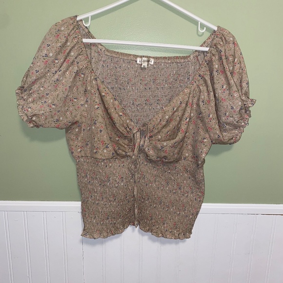 Wild Jasmine front lace puff sleeve top - Picture 1 of 7